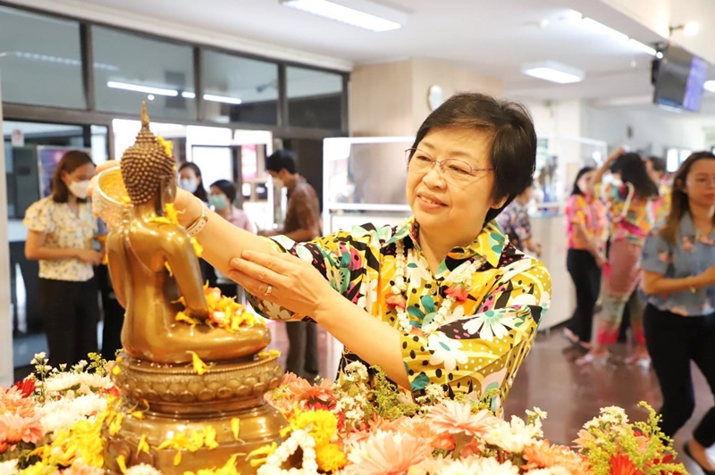 กรมบังคับคดีจัดพิธีสรงน้ำพระพุทธยุติธรรมบดี เนื่องในประเพณีวันสงกรานต์ ประจำปี พ.ศ. 2566